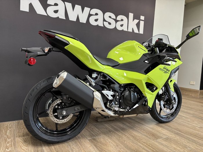 2026 Kawasaki Ninja 500 EX500GTFNW GREEN