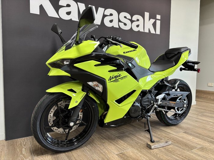 2026 Kawasaki Ninja 500 EX500GTFNW GREEN