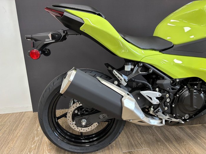 2026 Kawasaki Ninja 500 EX500GTFNW GREEN