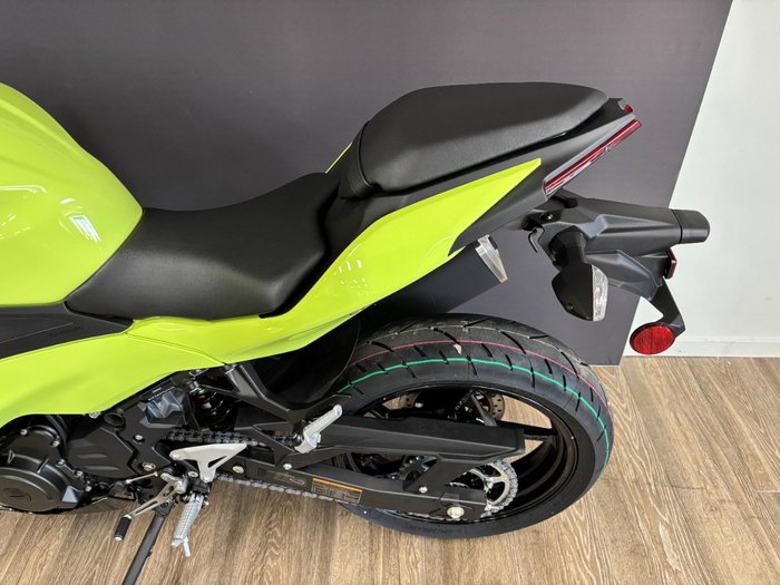 2026 Kawasaki Ninja 500 EX500GTFNW GREEN