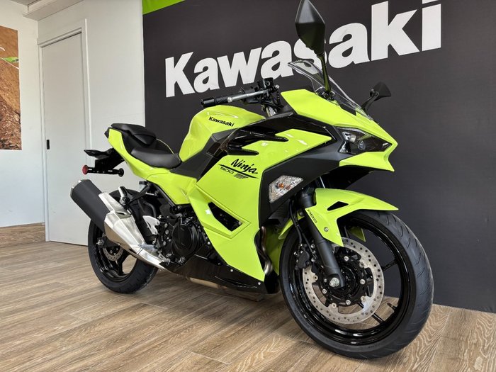 2026 Kawasaki Ninja 500 EX500GTFNW GREEN