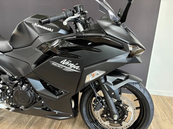 2026 Kawasaki Ninja 500 EX500GTFNW BLACK
