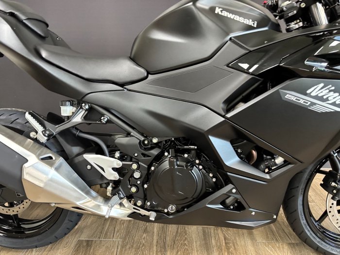 2026 Kawasaki Ninja 500 EX500GTFNW BLACK