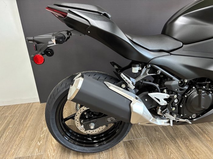 2026 Kawasaki Ninja 500 EX500GTFNW BLACK