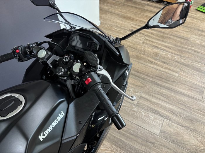 2026 Kawasaki Ninja 500 EX500GTFNW BLACK