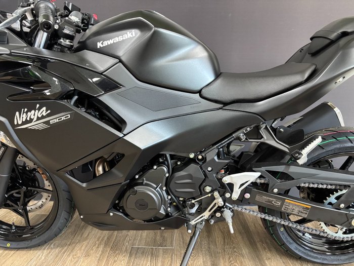 2026 Kawasaki Ninja 500 EX500GTFNW BLACK