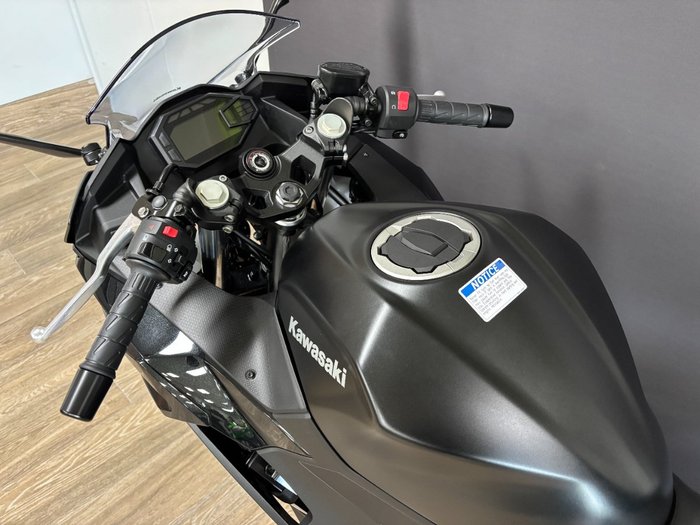 2026 Kawasaki Ninja 500 EX500GTFNW BLACK