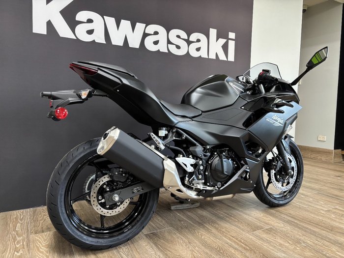 2026 Kawasaki Ninja 500 EX500GTFNW BLACK