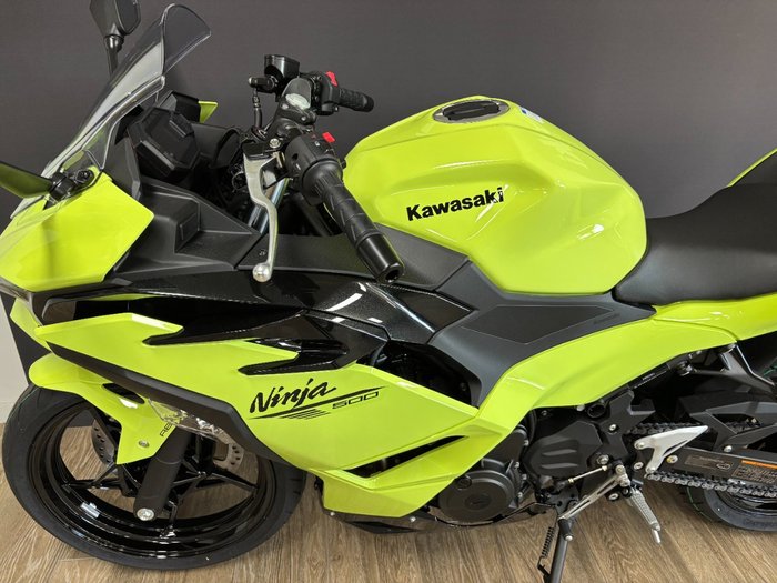 2026 Kawasaki Ninja 500 EX500GTFNW GREEN