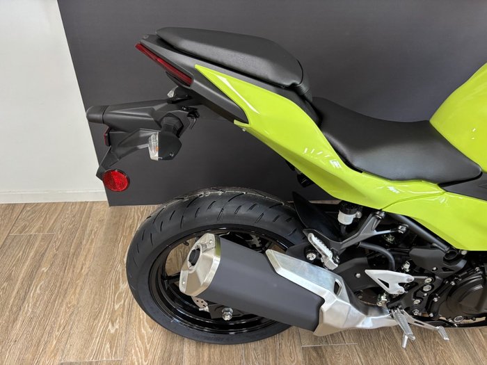 2026 Kawasaki Ninja 500 EX500GTFNW GREEN