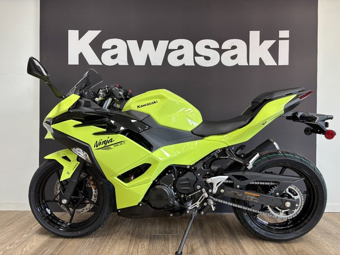 2026 Kawasaki Ninja 500 EX500GTFNW GREEN