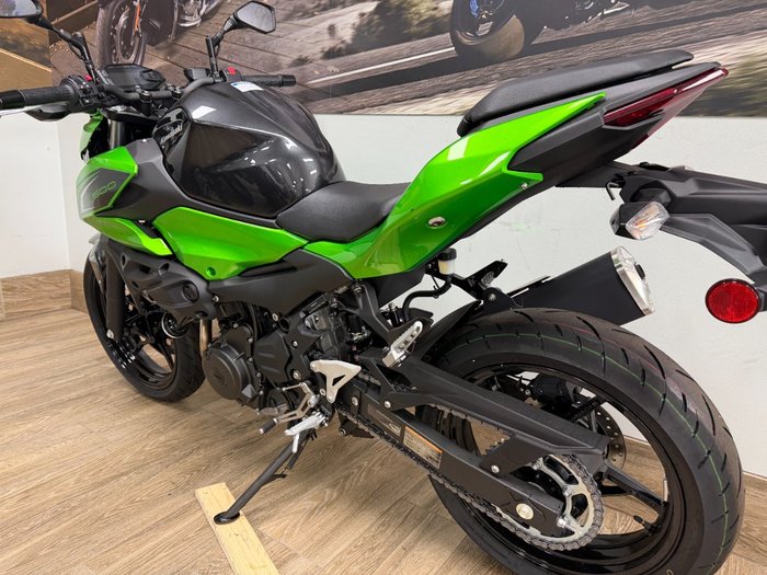 2026 Kawasaki Ninja 500 EX500GTFNW GREEN