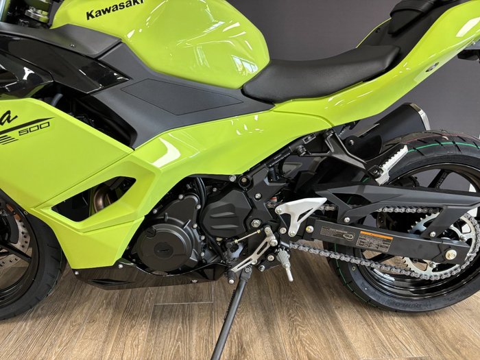 2026 Kawasaki Ninja 500 EX500GTFNW GREEN