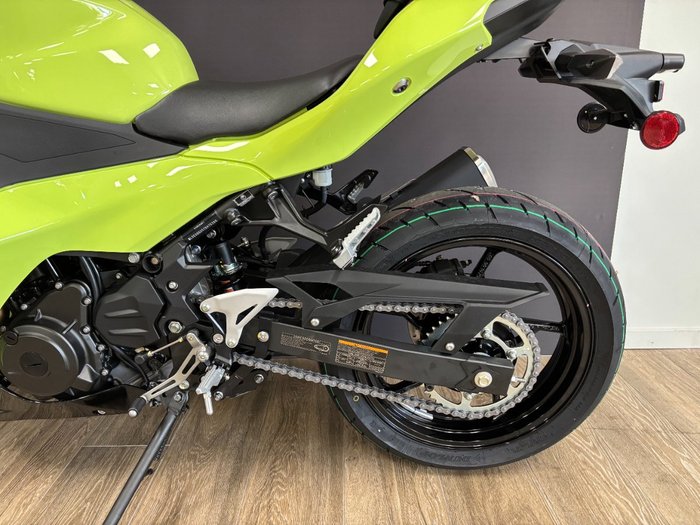 2026 Kawasaki Ninja 500 EX500GTFNW GREEN