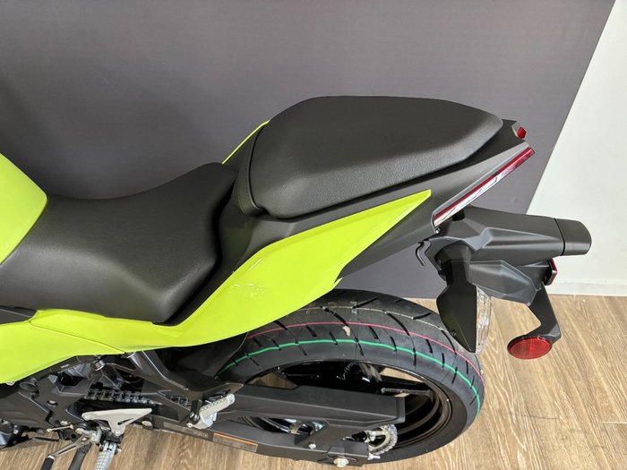 2026 Kawasaki Ninja 500 EX500GTFNW GREEN