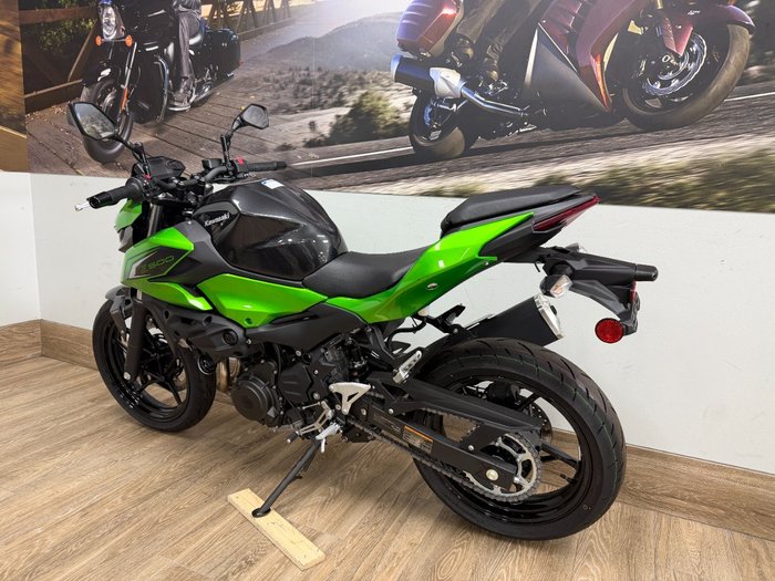 2026 Kawasaki Ninja 500 EX500GTFNW GREEN