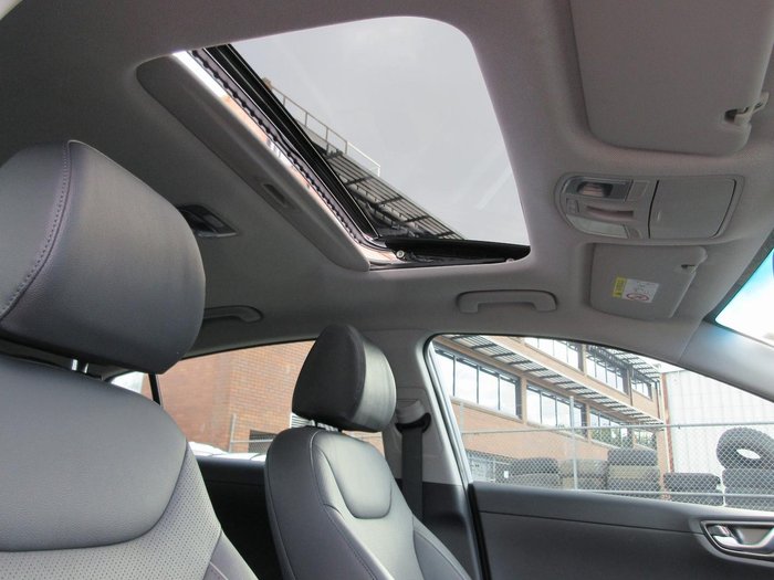 2022 Hyundai IONIQ Hybrid Premium