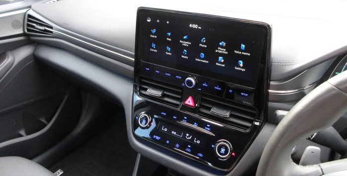 2022 Hyundai IONIQ Hybrid Premium