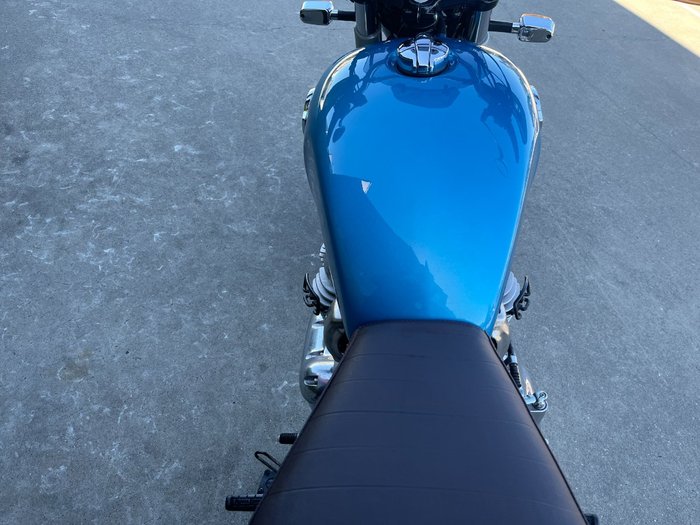 2022 Royal Enfield INTERCEPTOR 650 E5 CLASSIC VENTURA BLUE