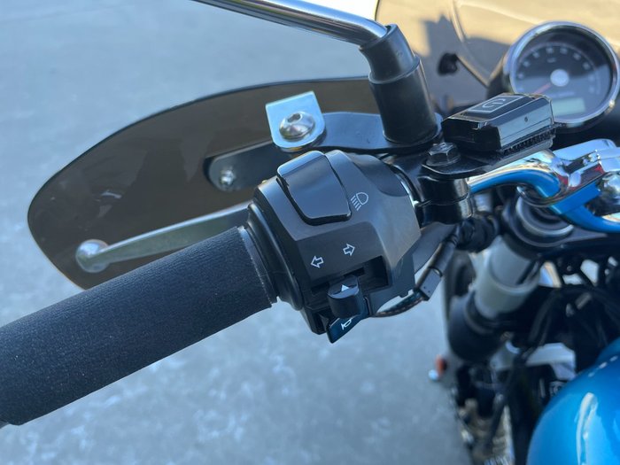2022 Royal Enfield INTERCEPTOR 650 E5 CLASSIC VENTURA BLUE