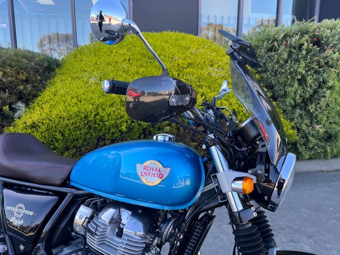 2022 Royal Enfield INTERCEPTOR 650 E5 CLASSIC VENTURA BLUE