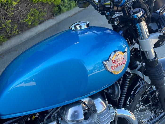 2022 Royal Enfield INTERCEPTOR 650 E5 CLASSIC VENTURA BLUE