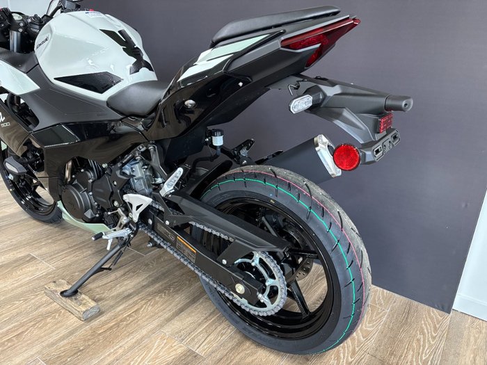 2026 Kawasaki 2026 Kawasaki 500CC NINJA 500 SE (LAMS) SPORTS WHITE