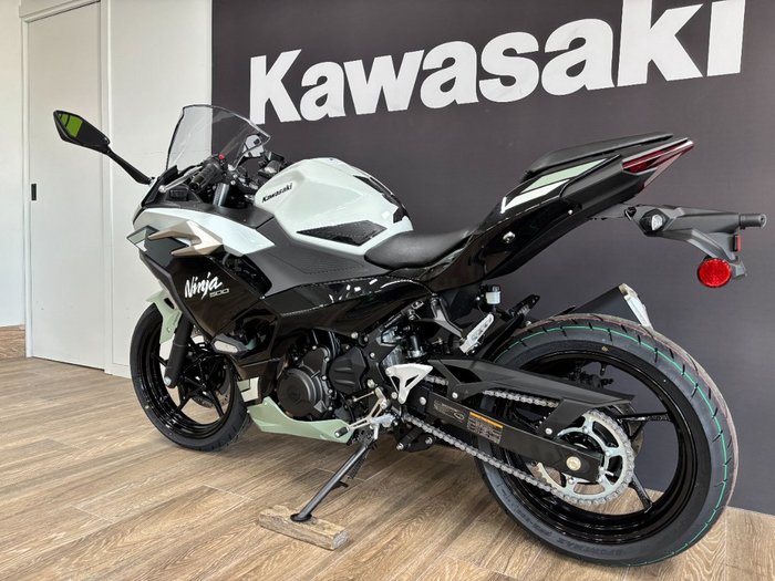 2026 Kawasaki 2026 Kawasaki 500CC NINJA 500 SE (LAMS) SPORTS WHITE
