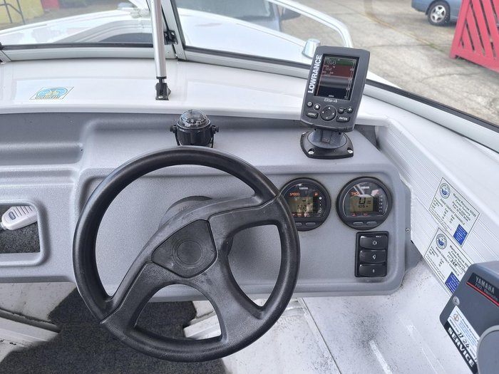 2012 QUINTREX 430 Escape