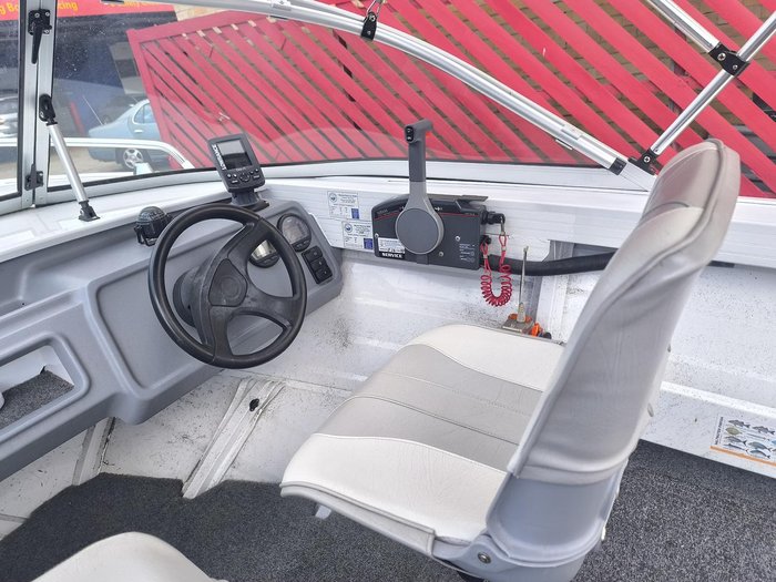 2012 QUINTREX 430 Escape