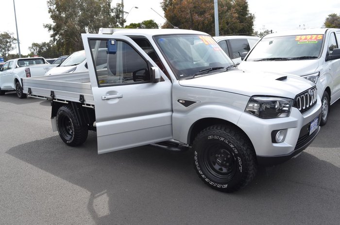 2022 Mahindra PIK-UP S6+