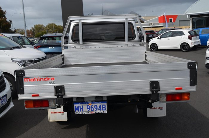 2022 Mahindra PIK-UP S6+