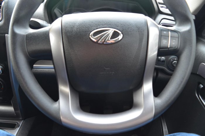 2022 Mahindra PIK-UP S6+