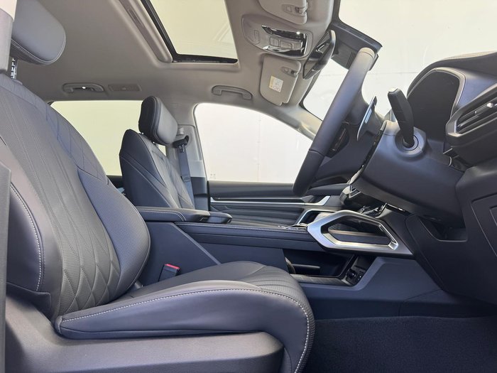 2025 LDV D90 Executive