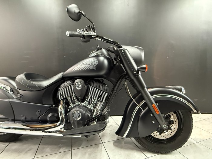 2016 INDIAN CHIEFTAIN DARK HORSE Black