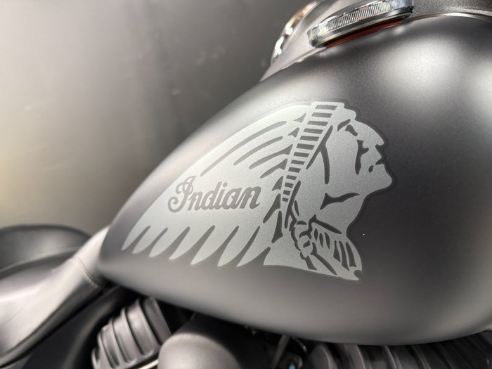 2016 INDIAN CHIEFTAIN DARK HORSE Black