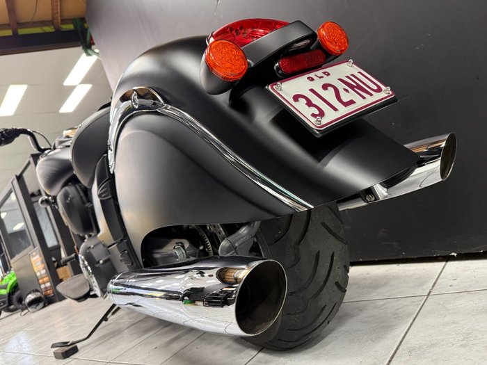 2016 INDIAN CHIEFTAIN DARK HORSE Black