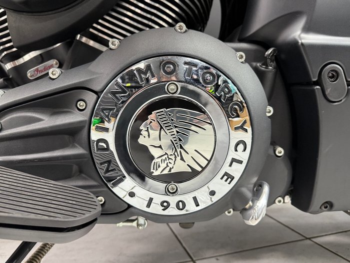 2016 INDIAN CHIEFTAIN DARK HORSE Black