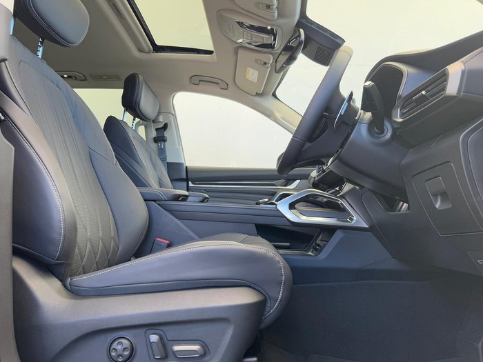 2025 LDV D90 Executive