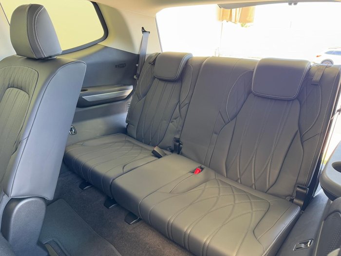 2025 LDV D90 Executive