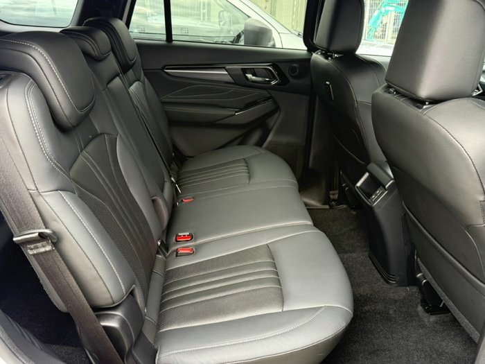 2025 Isuzu MU-X LS-T