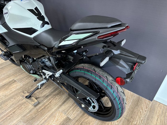 2026 Kawasaki 2026 Kawasaki 500CC NINJA 500 SE (LAMS) SPORTS WHITE