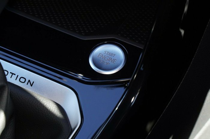 2025 Volkswagen T-Roc 140TSI R-Line