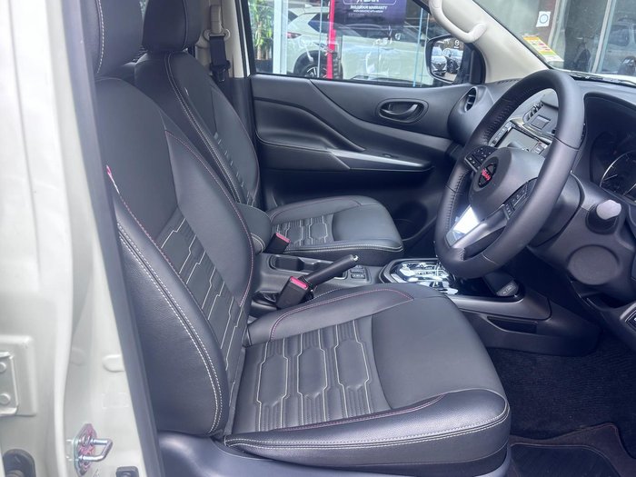 2025 Nissan Navara PRO-4X D23 MY25 4X4 Dual Range White Pearl