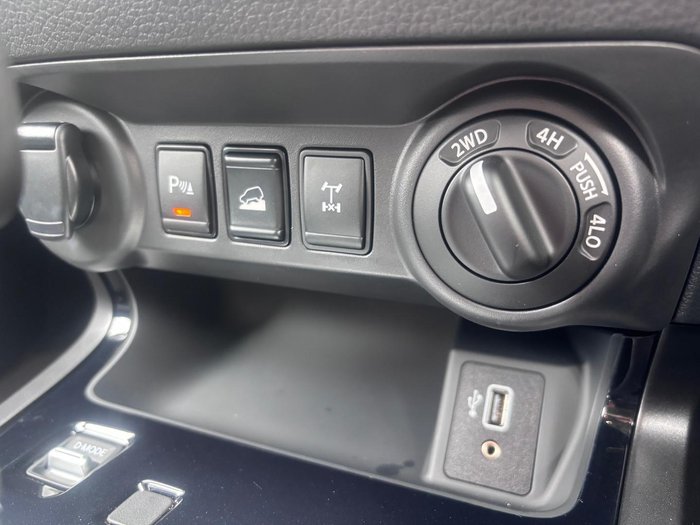 2025 Nissan Navara PRO-4X D23 MY25 4X4 Dual Range White Pearl