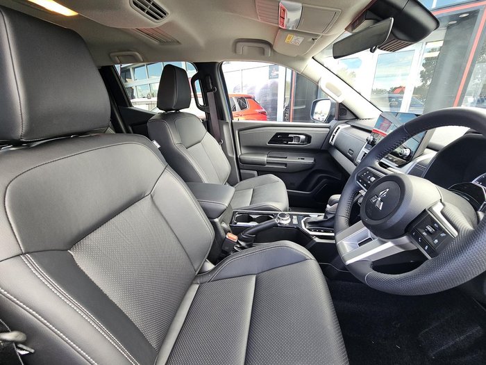 2025 Mitsubishi Triton GLS