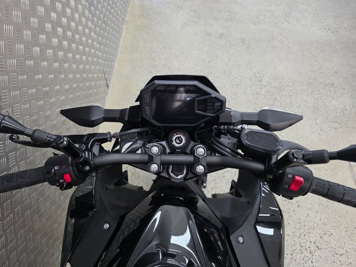 2024 Kawasaki Z500 BLACK