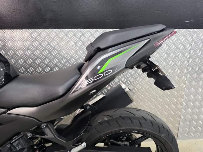 2024 Kawasaki Z500 BLACK