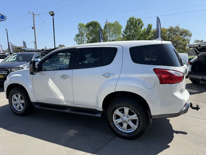 2016 Isuzu MU-X