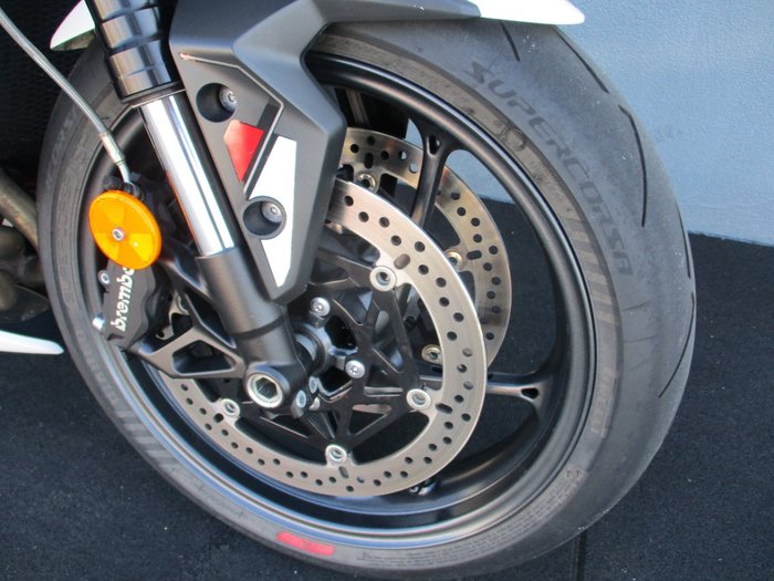 2023 Triumph STREET TRIPLE R White